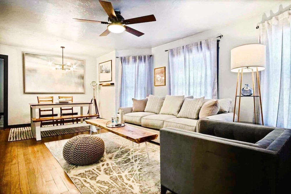 Oklahoma City Vacations - 3-story 6-bedroom 4 Bathrooms 3min-asian Dist - Property Image 84