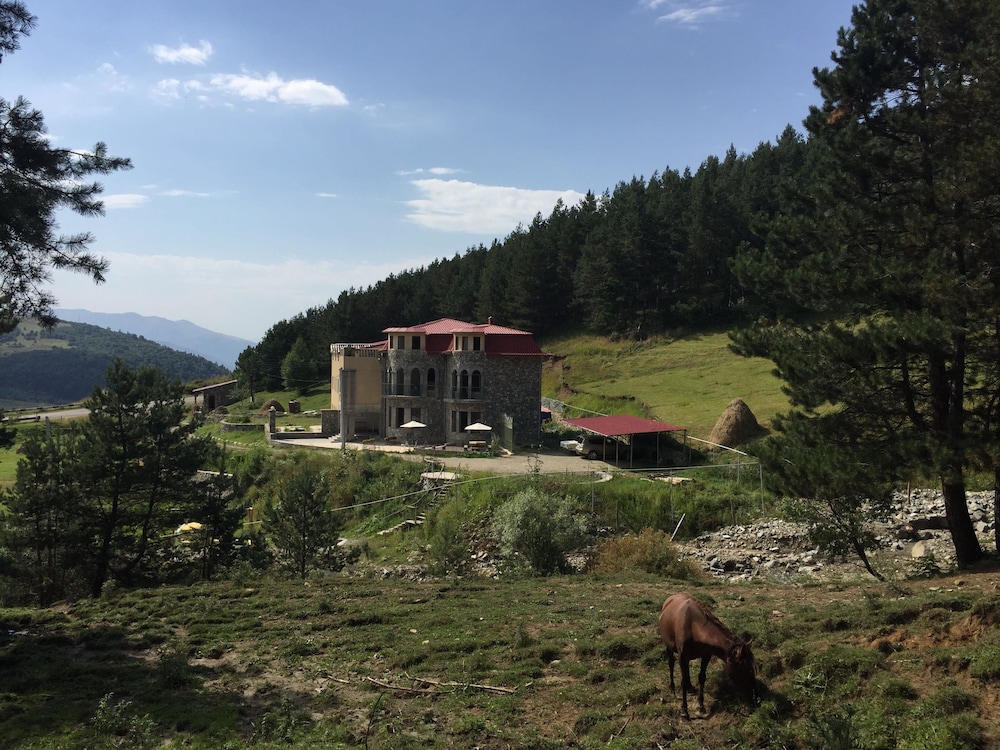 LerMont Guest House
