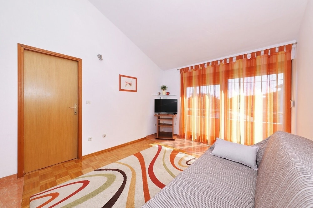 Buga - Close to the Beach & Comfortable - A1 view 3