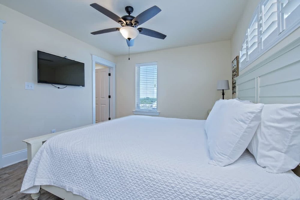 Beachfront 9bed Easybreezy East