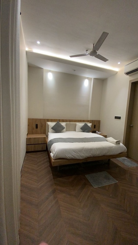 Narrow Gauge Hotel