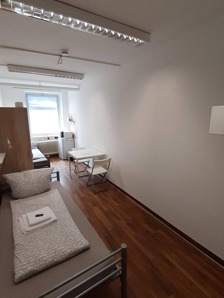 2-Rent Group Hostel Zimmer&Apartments GKP2