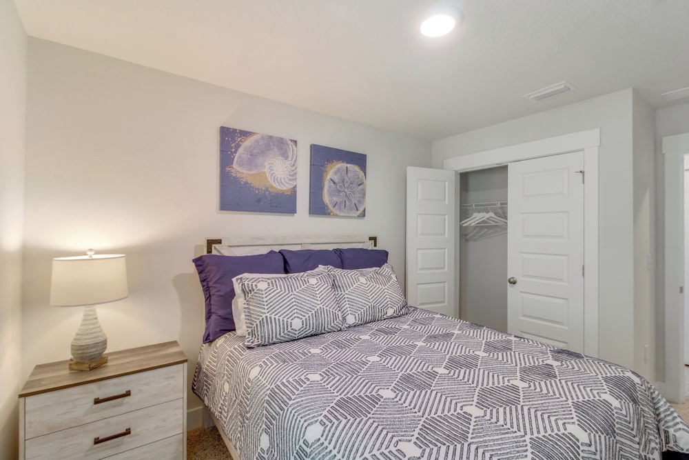 Pensacola Retreat w/ Pool Access, 20 Mi to Beach
