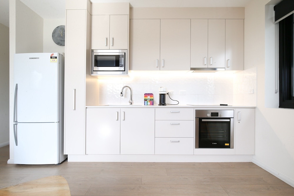 Comfy 2-bedroom Apartment With a Clyde River View