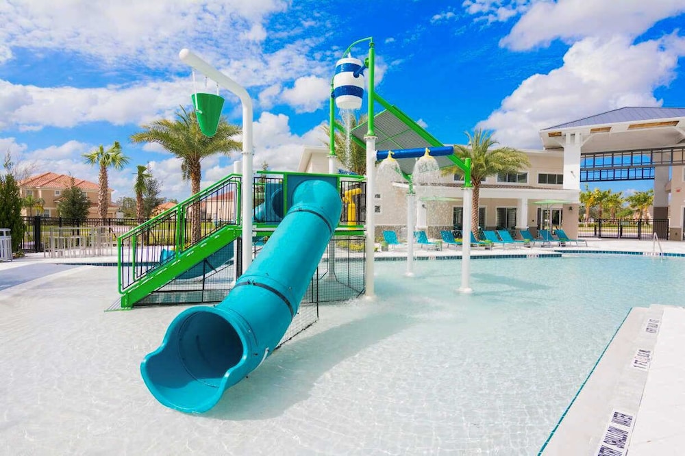 18Guest LakeView Home w HotTub Cinema - Image 2