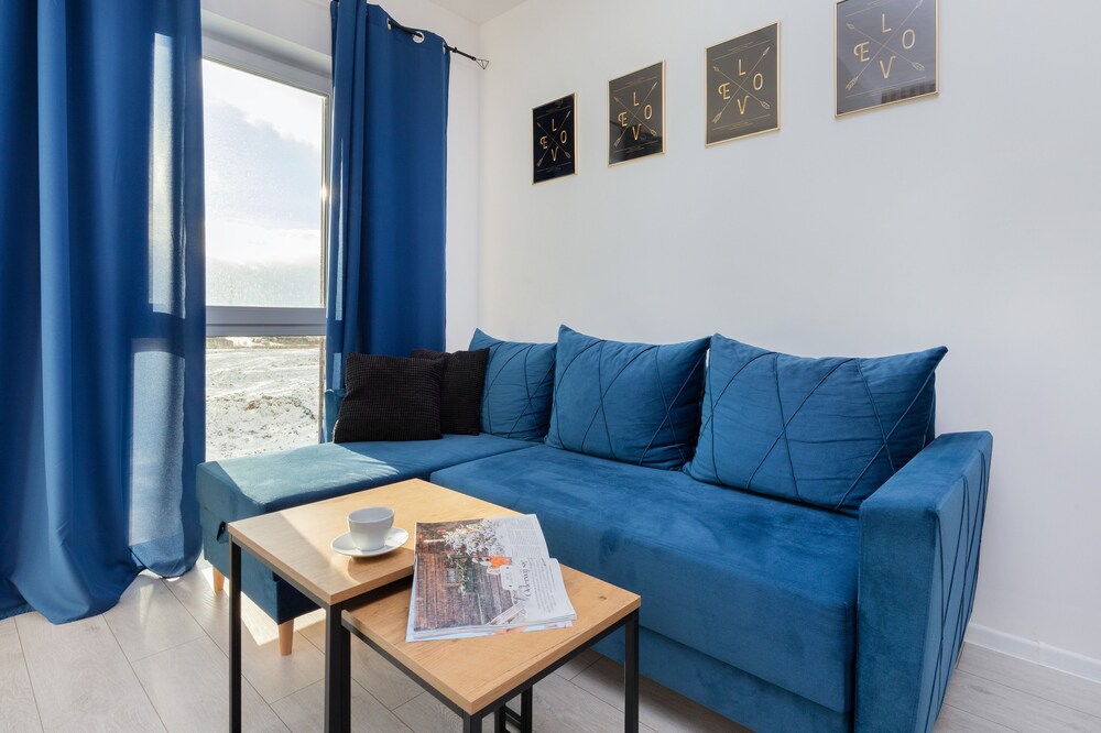 Ostoya Pucka Apartment by Renters