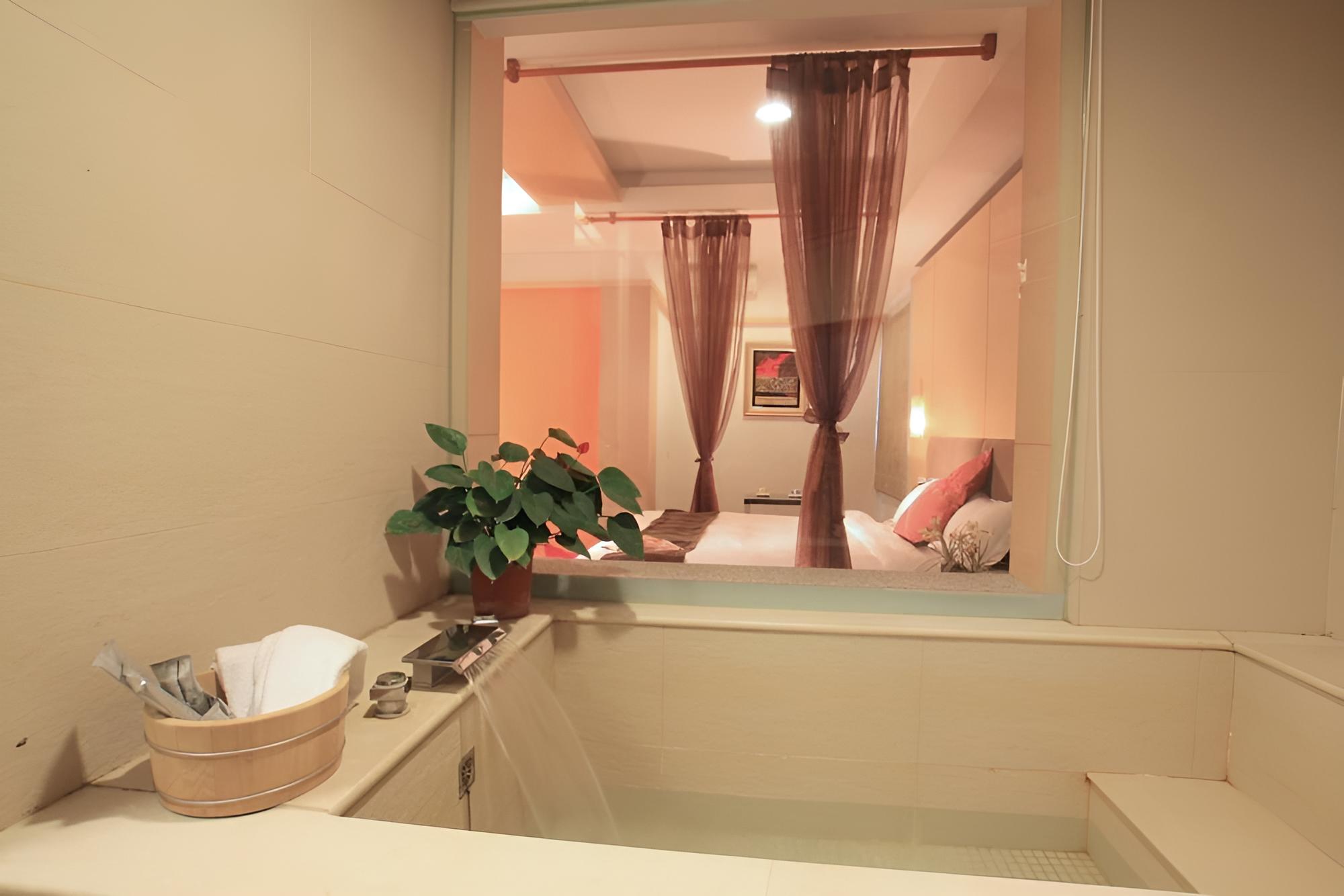Ying Xiang Wen Quan Hotel