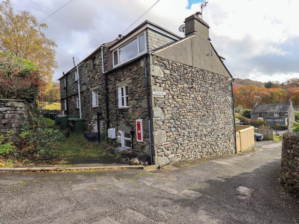 Penny Red Cottage