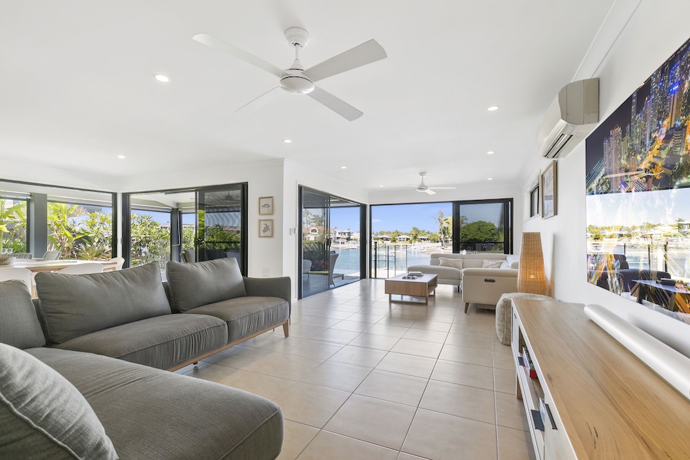 YALLA24-LUXURY RESORT STYLE HOLIDAY HOME