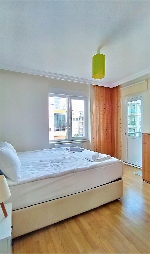 Flat Close to Beach With Balcony in Konyaalti view 2