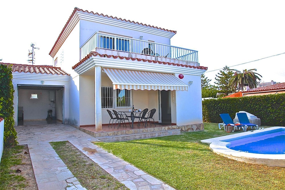 House With Private Pool With Direct Acces to the Beach photo 1