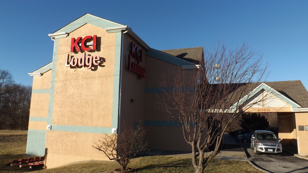 Kansas City Vacations - KCI Lodge - Property Image 15
