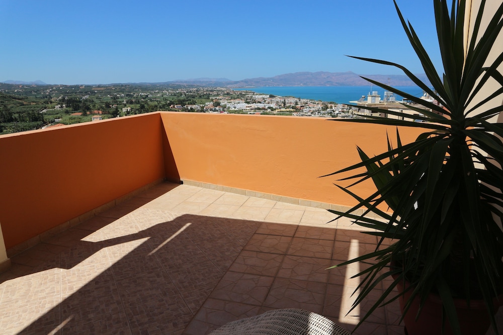 Orsalia Luxury Suites