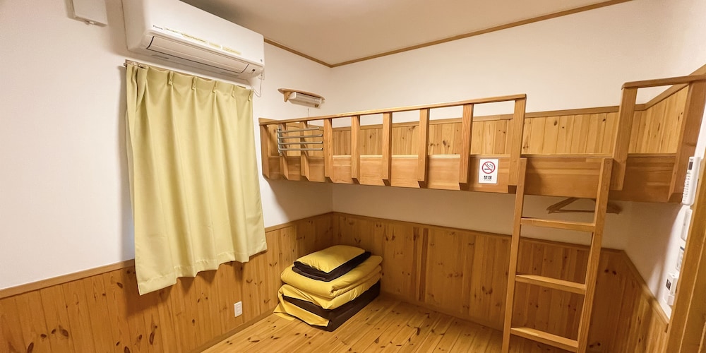 Lodge Orange Cabin