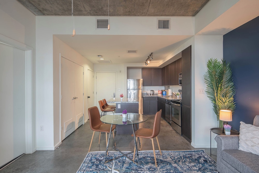 ROVE LIVING/KL - Roosevelt Point