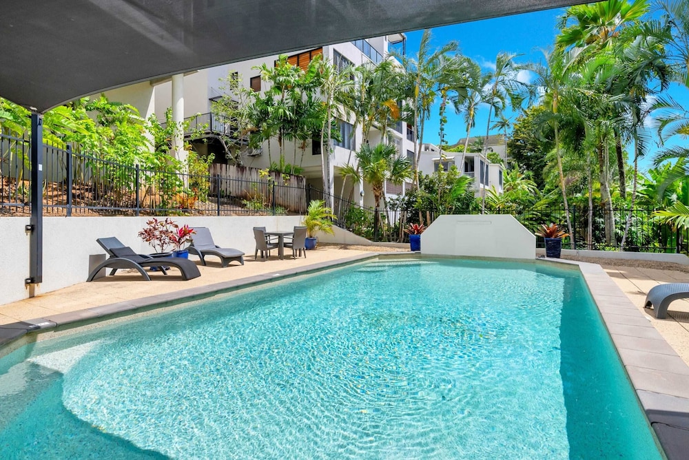 Beachfront 3-bed With Pool & Stunning Ocean Views