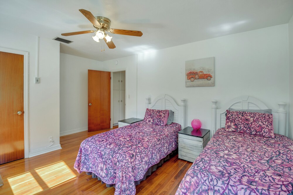 Private 3-acre Retreat w/ Game Room in Bunnell!