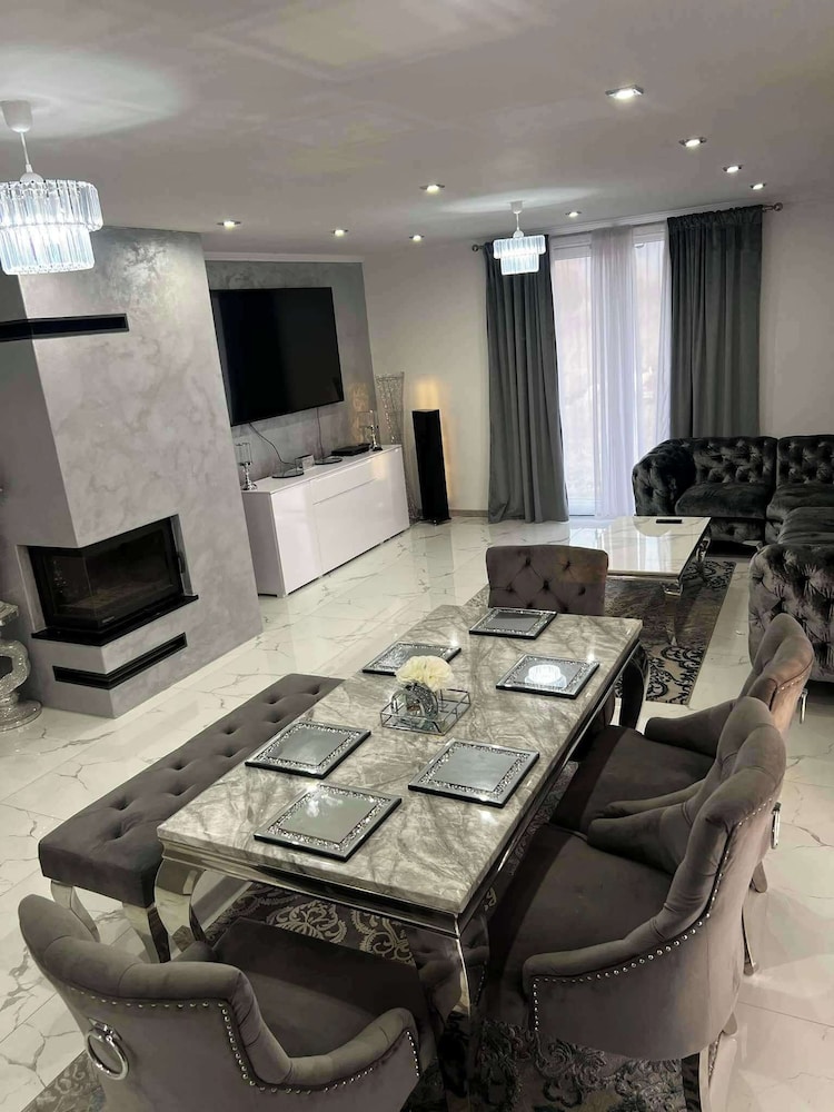 4-bed Villa Retreat - Bbq, Garden & Stunning Views