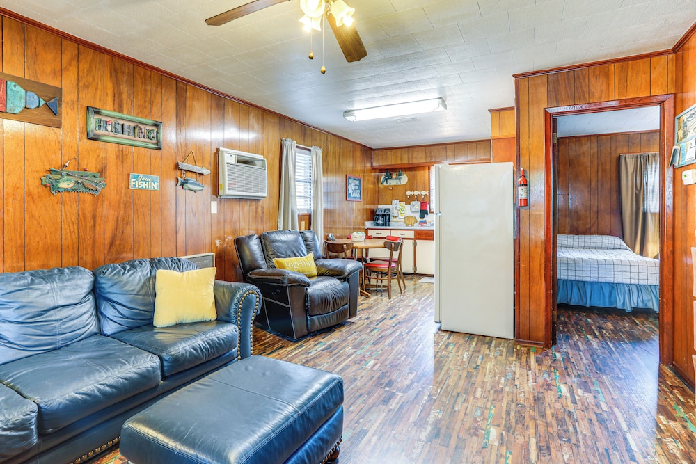 Shared Dock & Yard: Greers Ferry Lake Home!