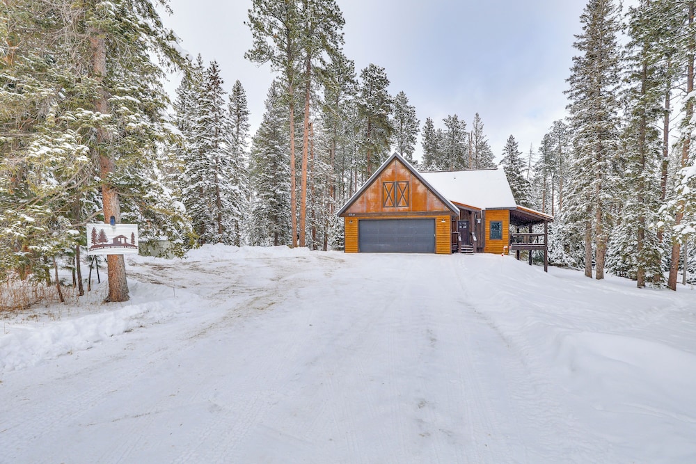 Hot Tub + Deck: Secluded Black Hills Retreat!