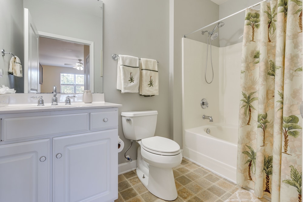 Walk to Crow Creek Golf Club: Condo w/ Pool!