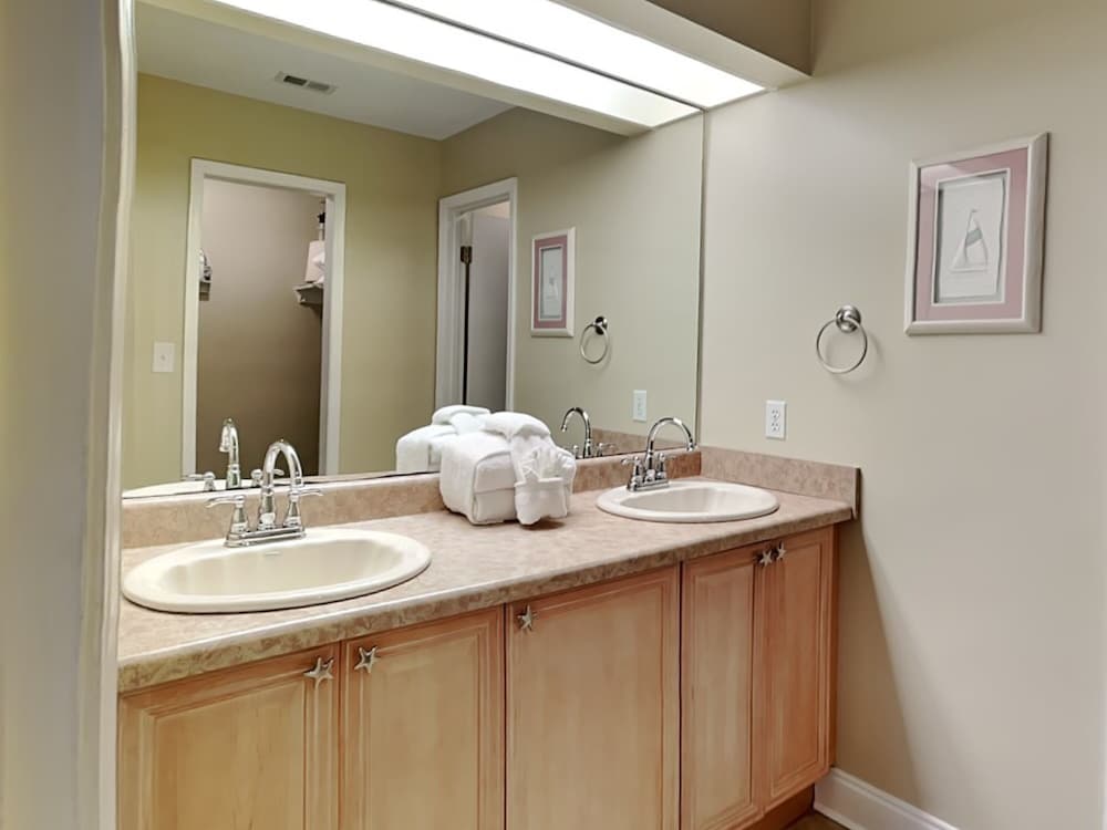 Spinnaker #2A by Southern Vacation Rentals view 2