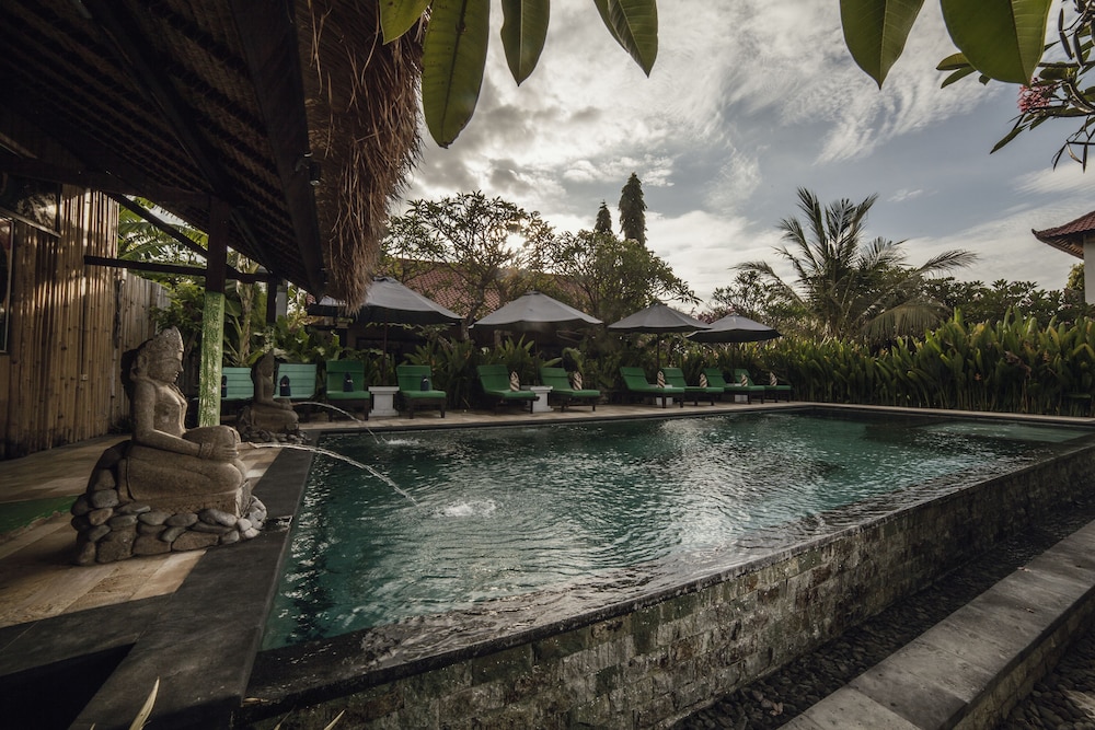 Man's Cottages and Spa