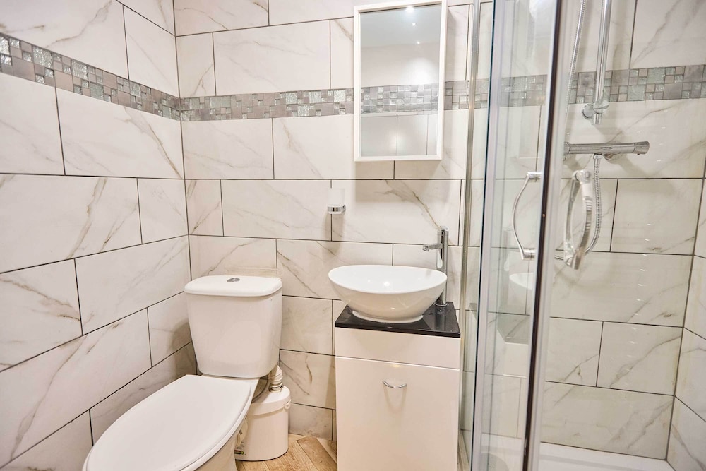 Host Stay Emporium Basement Apartment