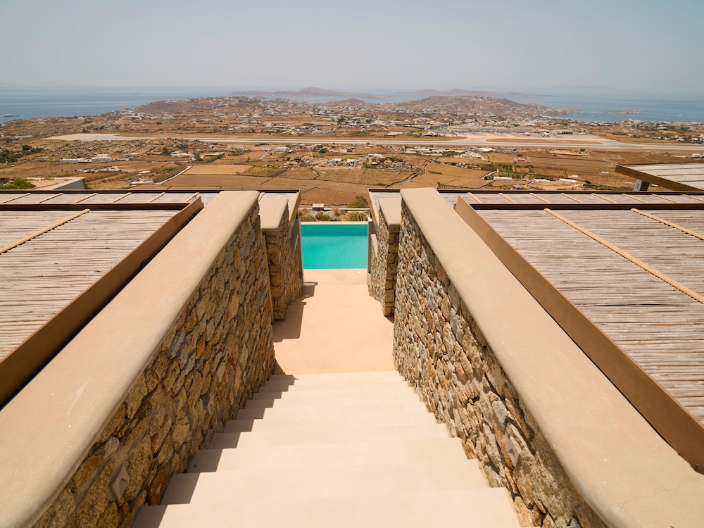 Kounoupas Complex by Mykonos Rocks