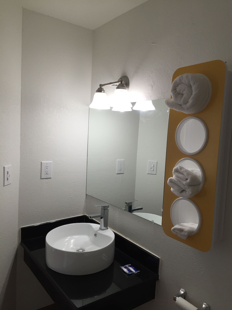 Motel 6 Prairie Du Chien, WI