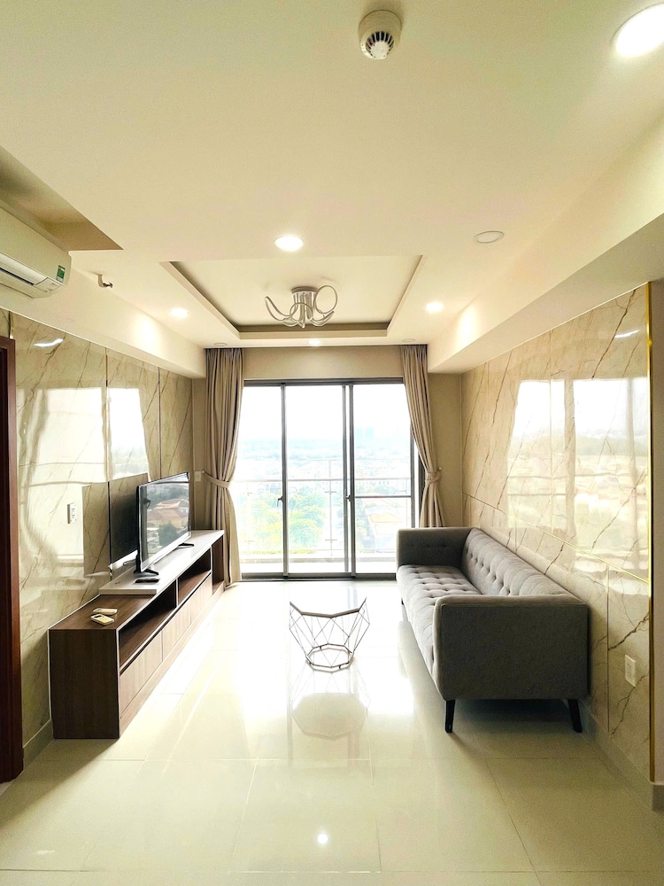 Happy Residence