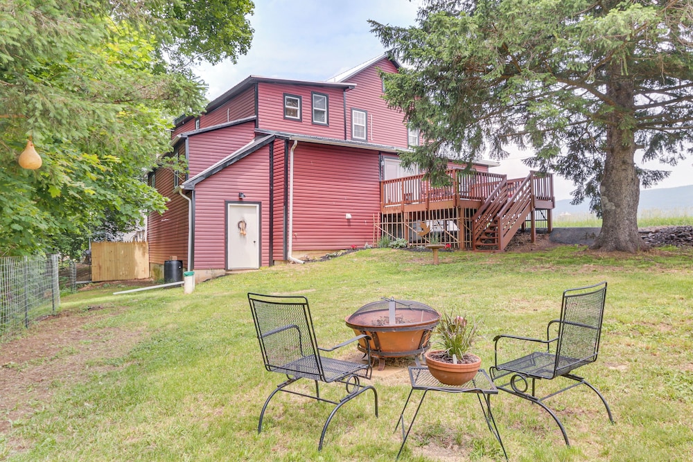 Historic Home w/ Mountain Views in Dry Run