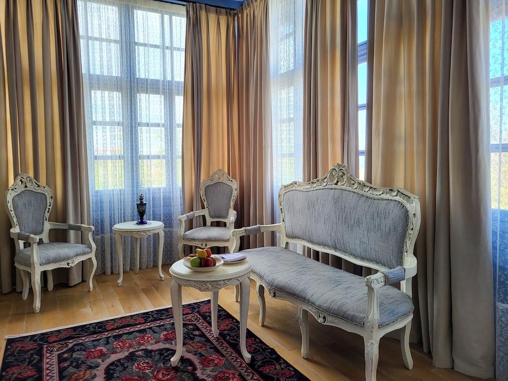 Yasemen Hotel