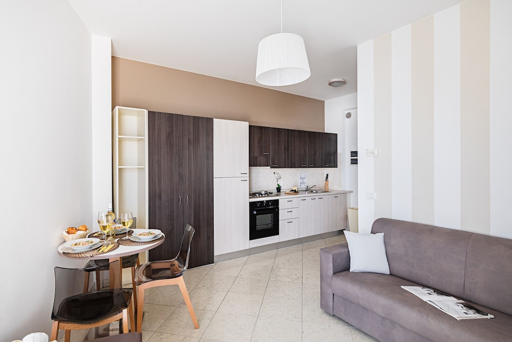 Residenza Miralago - 16 Domitilla - Locazione BK