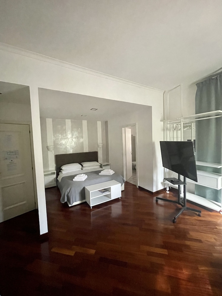 Garden of Rome Guesthouse
