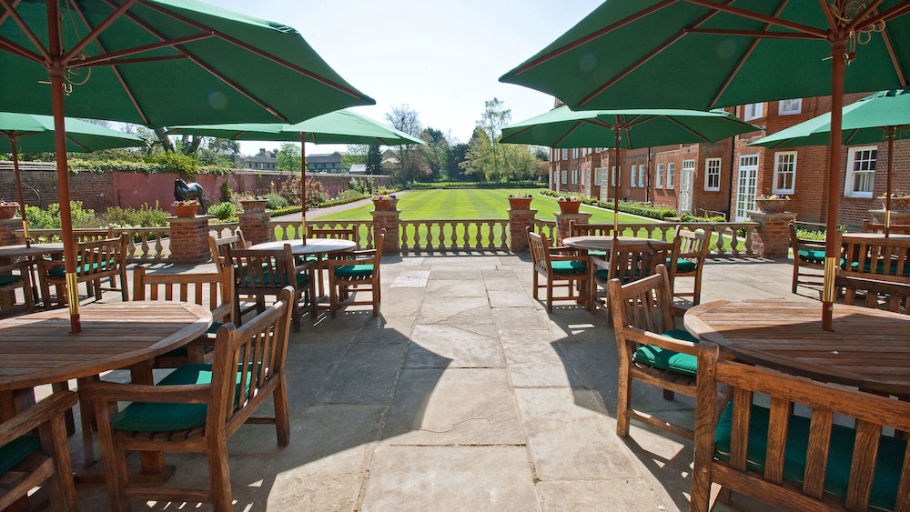 Newmarket Vacations - The Jockey Club Rooms - Property Image 33