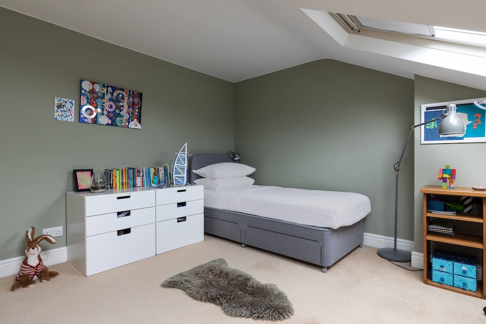 Poplar Grove II by Onefinestay