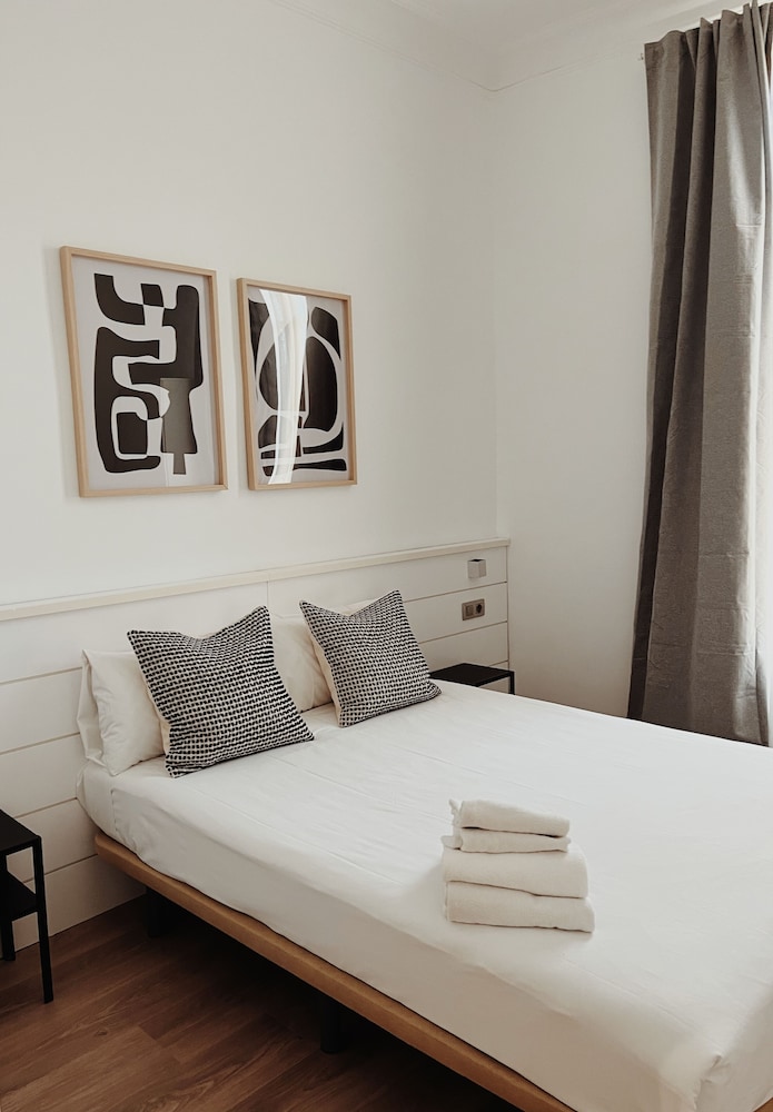 Apartamentos Express by gaiarooms