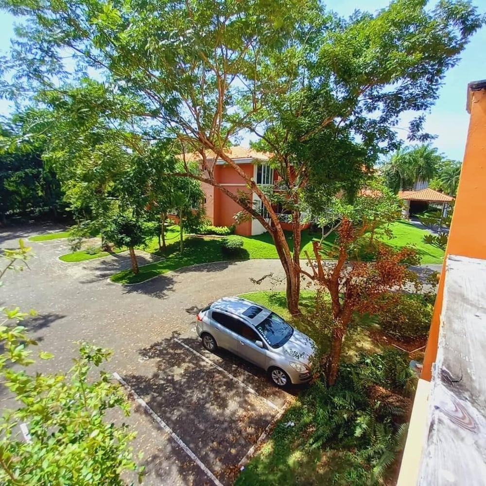 Las Brisas, Juan Dolio, 3br, 2 Pools, Jacuzzi, Beach, Golf, 7 Sleeps