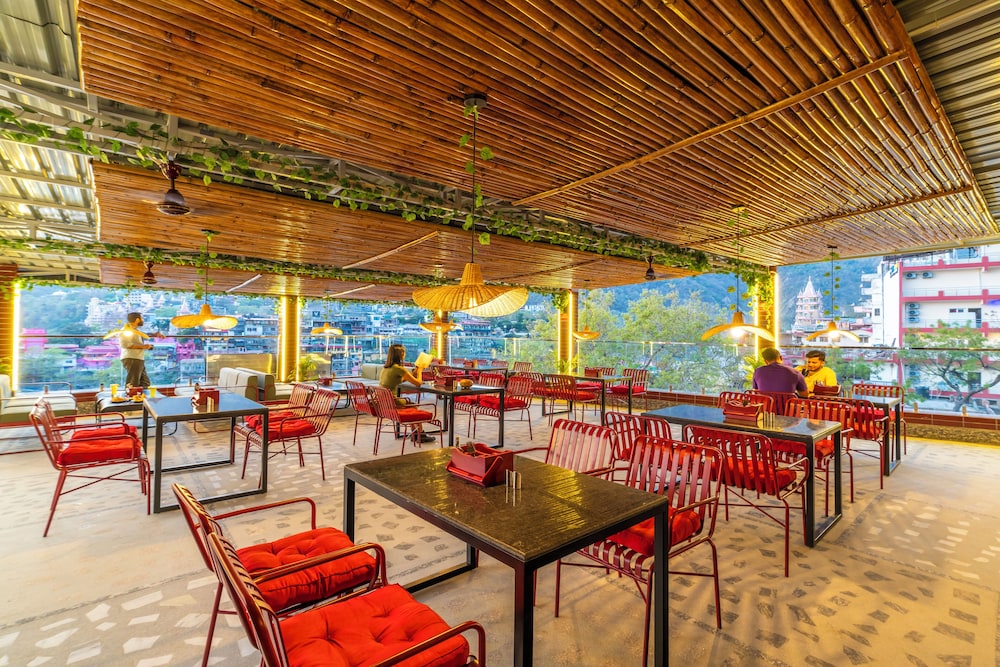 The Hosteller Rishikesh, Ganges