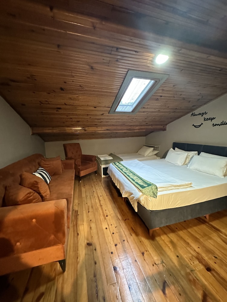 Green Bird Süit - Image 29