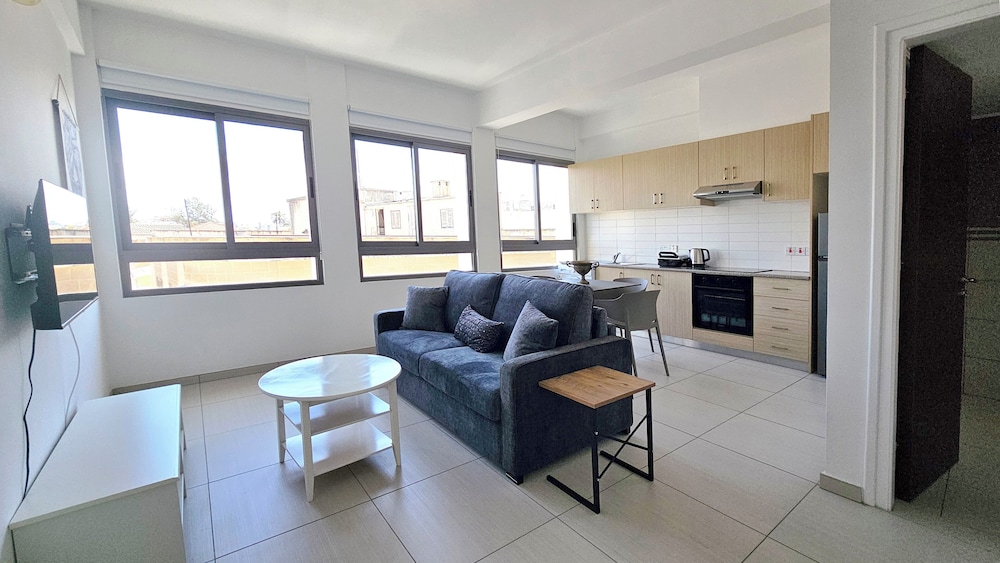 Phaedrus Living Ledras Residences 205