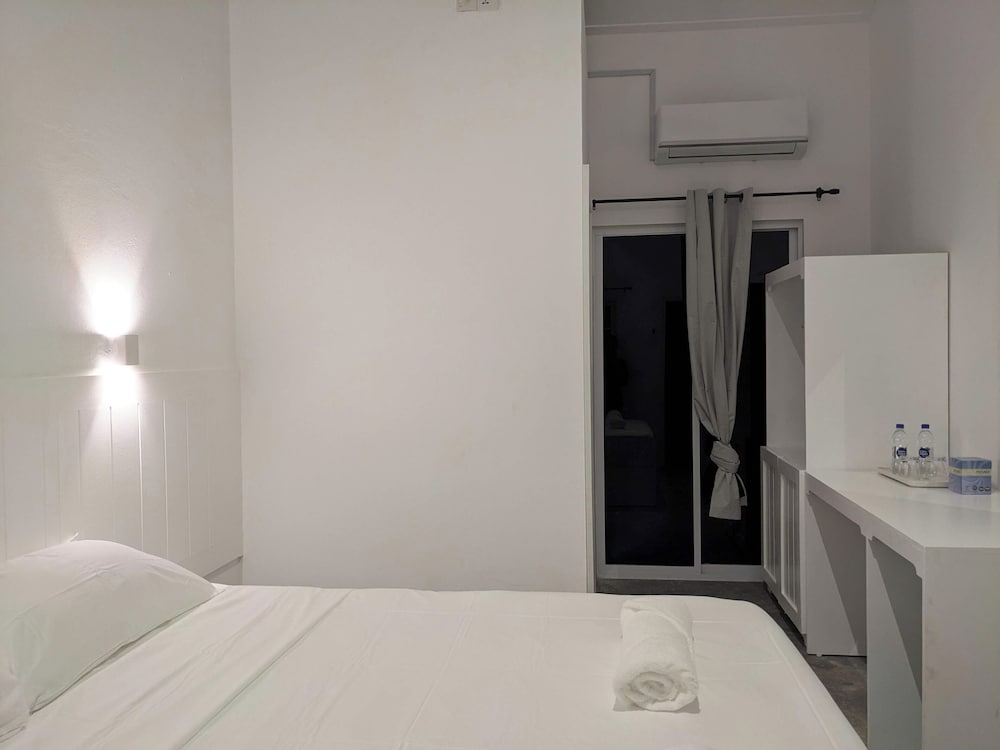 Avi Guesthouse