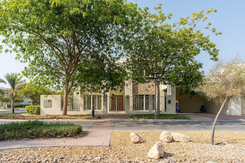 Luxury 5B Villa Private Garden in Ras Al Khaimah