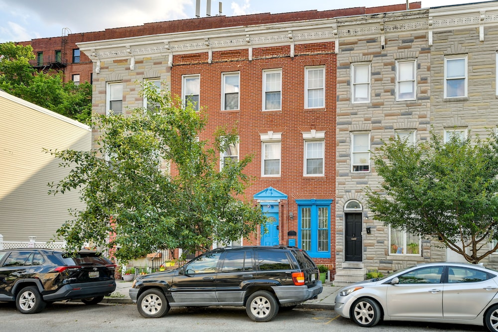 Quirky Baltimore Townhome ~ 2 Mi to Inner Harbor