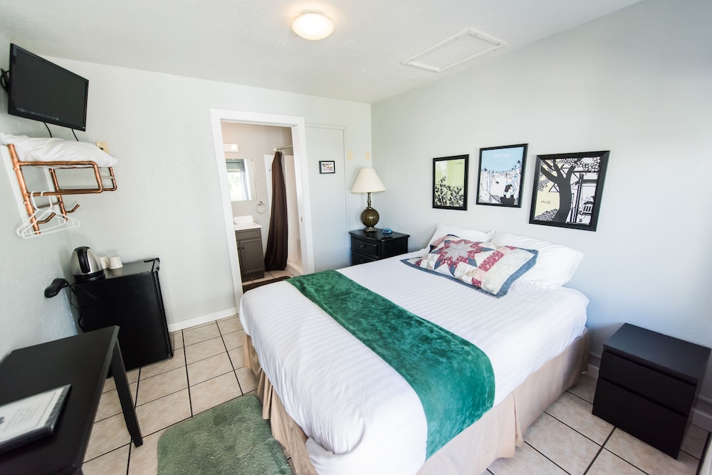 Riverwalk Inn
