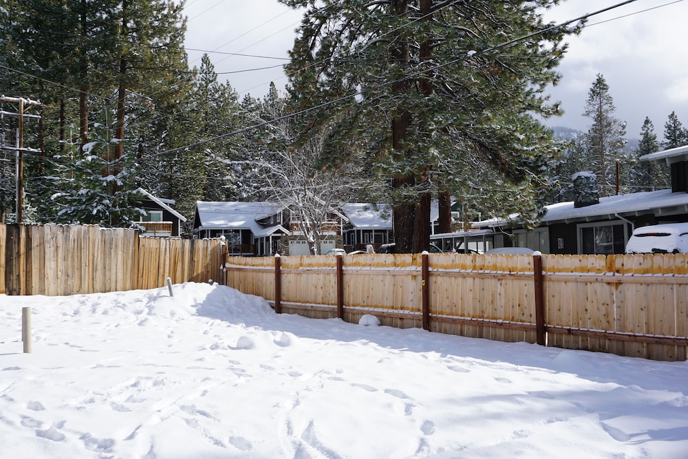 Lake Tahoe Vacations - AA Lake Tahoe Inn - Property Image 12