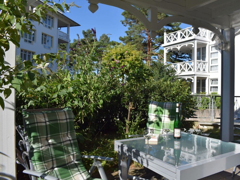 Binz: Sterntaucher in Haus Strelasund