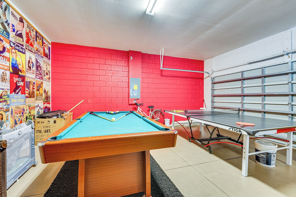 Lanai & Game Room: Vacation Home in Davenport!