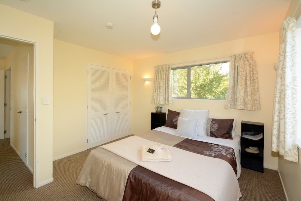 Baldwin Street BNB
